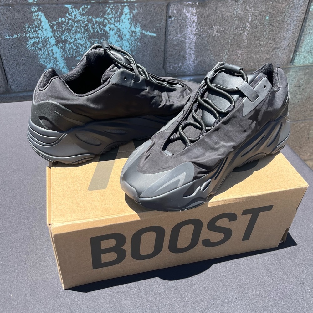 Yeezy Boost 700 MNVN ‘Triple Black’